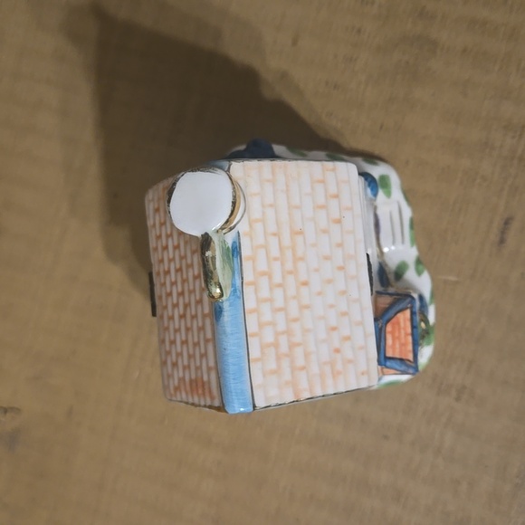 Cottage House Hinged Trinket Box - Picture 9 of 12